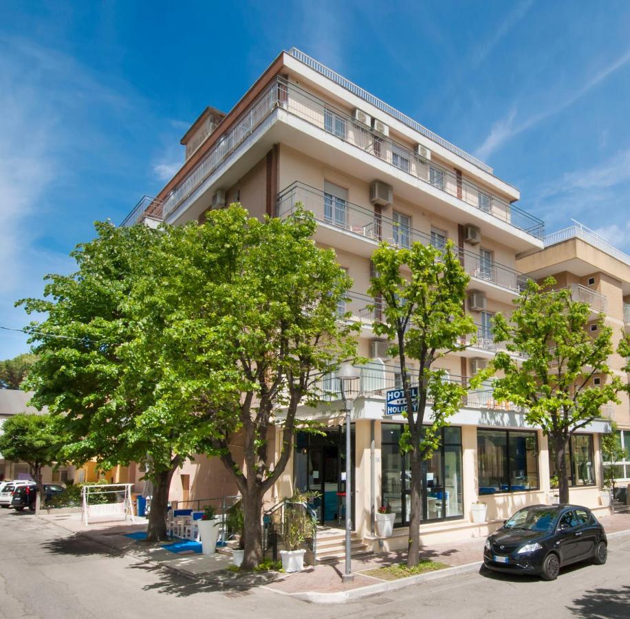 假日酒店 米萨诺阿德里亚蒂科 外观 照片